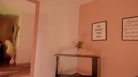 violetta_bold online show from September 10, 2025, 11:54 am