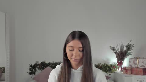 violetta_finch online show from January 25, 2025, 8:21 am