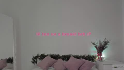 violetta_finch online show from January 27, 2025, 11:32 am