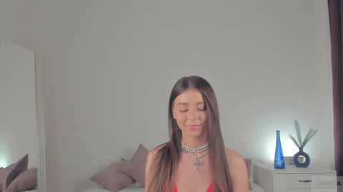 violetta_finch online show from February 3, 2025, 5:35 pm