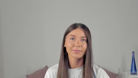 violetta_finch online show from February 5, 2025, 8:21 am