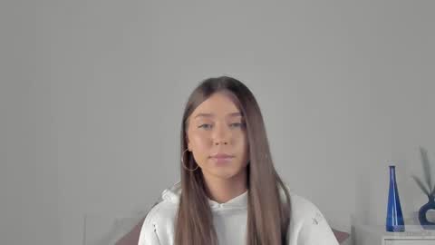 violetta_finch online show from February 26, 2025, 12:47 pm