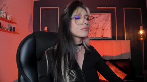 Violetta nur online show from March 4, 2025, 3:55 am