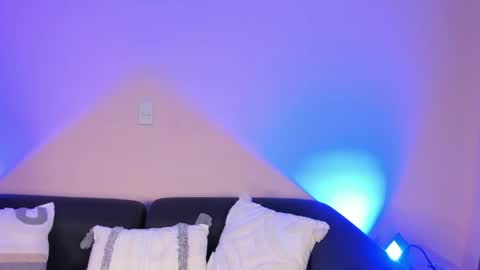 violetta independent model online show from March 21, 2026, 6:51 am