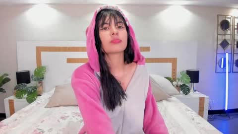 Violettaa online show from June 9, 2026, 3:51 am