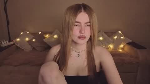 ViolettaOtis online show from March 9, 2026, 4:11 pm