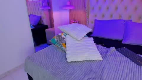 Snapshot of violettaruizz chatting on May 11, 2026, 2:45 pm violettaruizz online show from May 11, 2026, 2:45 pm