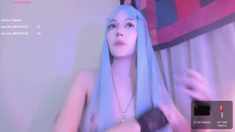 Violett online show from March 6, 2025, 5:03 am