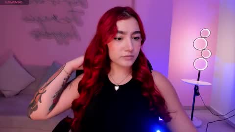 Violett Castel online show from October 6, 2025, 6:49 pm