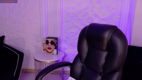 Violett Castel online show from January 14, 2026, 7:30 pm