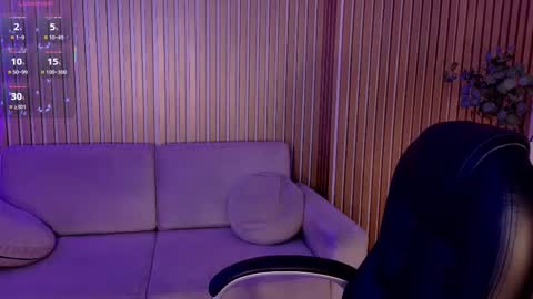 Violett Castel online show from February 19, 2026, 7:43 pm