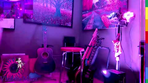 Violette online show from November 3, 2025, 11:15 pm