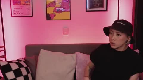 Violet online show from November 11, 2025, 1:49 am