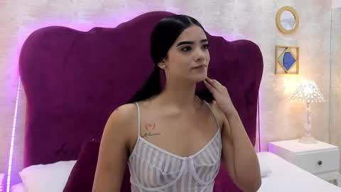 Snapshot of violettjhonson chatting on December 22, 2025, 2:47 pm ViolettJhonson online show from December 22, 2025, 2:47 pm