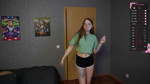 Violet online show from April 1, 2026, 5:54 pm