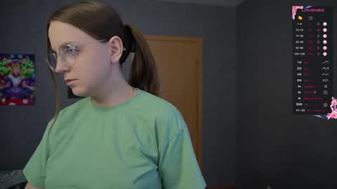 Violet online show from April 17, 2026, 8:39 am