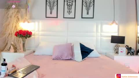 VIOLLET online show from October 20, 2025, 8:31 pm