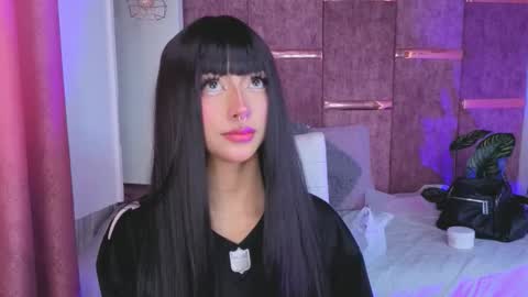 viollettebylyly online show from December 17, 2025, 2:56 pm