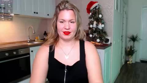 Snapshot of vip_juicy chatting on January 12, 2025, 9:19 am  VelvettTime  online show from January 12, 2025, 9:19 am