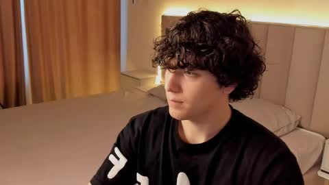 vip_person_ online show from March 23, 2026, 2:32 pm