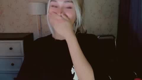 Pearl online show from March 18, 2026, 3:04 pm