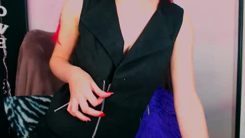 Snapshot of virgiluna chatting on January 22, 2025, 9:32 pm VirginLuna online show from January 22, 2025, 9:32 pm