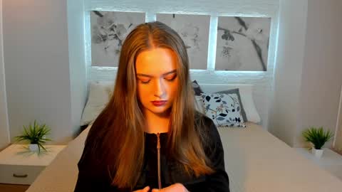 Snapshot of vitajoy_ chatting on December 15, 2024, 3:53 pm Vita online show from December 15, 2024, 3:53 pm