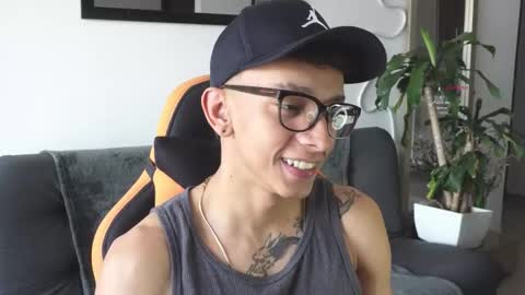 VITO BENZ online show from October 25, 2025, 4:24 pm