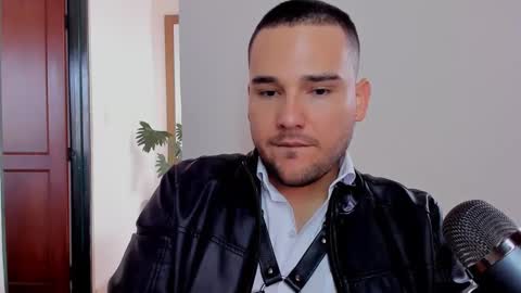 Vito Ferrer online show from January 15, 2025, 3:50 pm