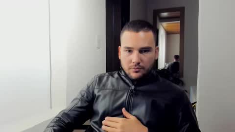 Vito Ferrer online show from February 22, 2025, 1:55 am