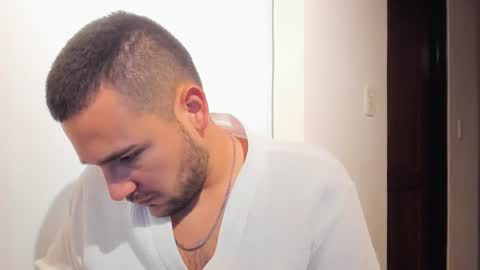 Vito Ferrer online show from March 12, 2025, 1:03 am