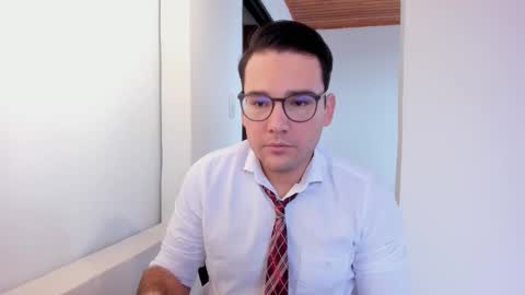 Vito Ferrer online show from November 10, 2025, 12:37 pm