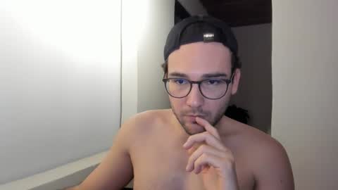 Vito Ferrer online show from March 10, 2026, 11:43 pm