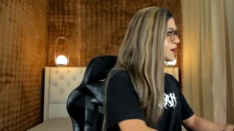 VittaaaPlease help me with your thumbs up its important  online show from January 25, 2025, 12:58 pm