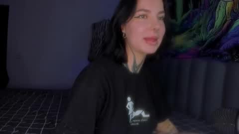Snapshot of vivi__squirrel chatting on September 18, 2025, 7:21 am Vivi   online show from September 18, 2025, 7:21 am