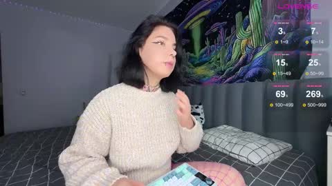 Snapshot of vivi__squirrel chatting on September 24, 2025, 6:06 am Vivi   online show from September 24, 2025, 6:06 am