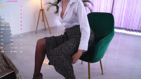 Vivian online show from December 15, 2024, 5:13 am