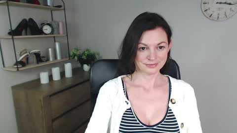 Vivian online show from January 30, 2025, 9:47 am