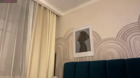 Vivian Evans online show from March 24, 2026, 12:59 am