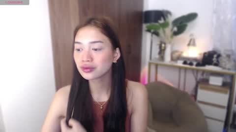 Vivian online show from October 21, 2025, 12:11 am