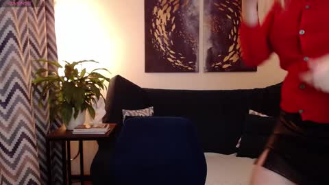 Vivian online show from October 19, 2025, 5:57 pm