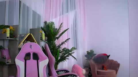 Vivi online show from February 24, 2025, 1:13 am