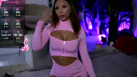 Vivi online show from November 16, 2025, 9:09 pm