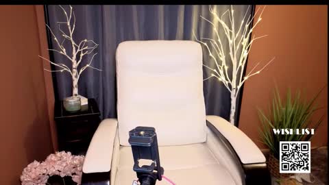 Snapshot of vivianluxe chatting on February 17, 2026, 12:51 am VivianLuxe online show from February 17, 2026, 12:51 am