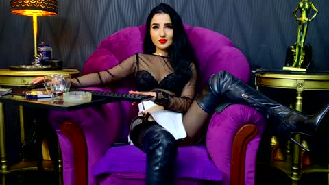 Vivian Reeve online show from December 14, 2024, 5:03 pm