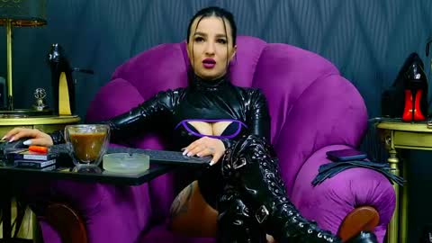 Vivian Reeve online show from April 10, 2026, 6:18 am