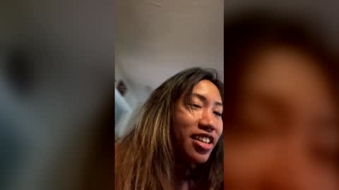 vivieluv online show from May 17, 2026, 3:30 pm