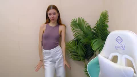 Vivien online show from February 7, 2025, 6:34 pm