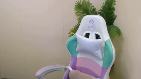 Vivien online show from February 10, 2025, 3:32 pm