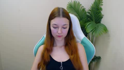 Vivien online show from February 12, 2025, 11:30 pm